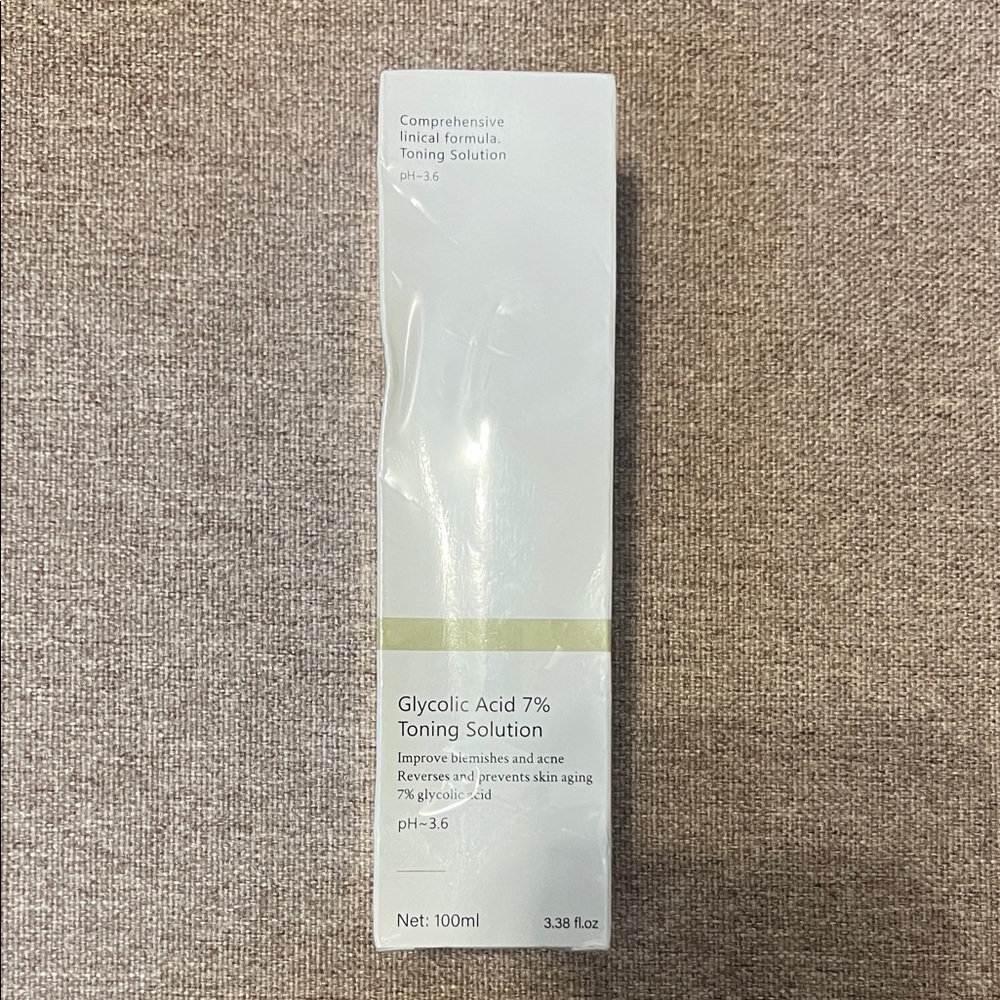 Glycolic Acid 7% Toning Solution - White